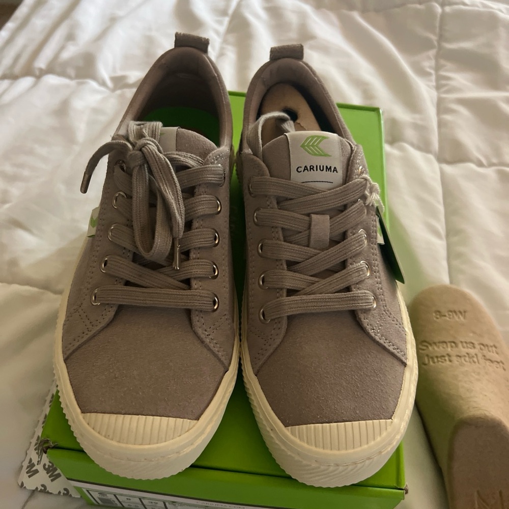 NWT Cariuma IBI Low cloud gray suede sneaker